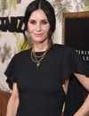 Disparo en la cabeza de Courteney Cox en el estreno de Los Ángeles de 'Shining Vale' de Warner Bros. Television