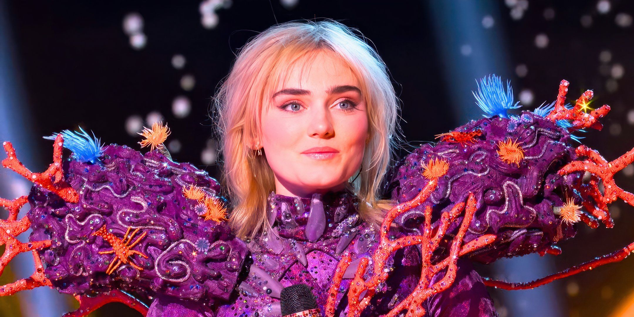 ¿Qué está haciendo Meg Donnelly (Coral) después del cantante enmascarado 13?