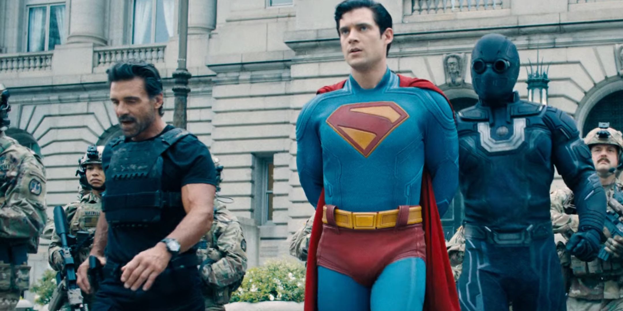 Me acabo de dar cuenta de que parece que Superman de DC Universe ya comparte 1 escena clave con el hombre de acero de DCEU