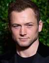 Tiro en la cabeza de Taron Egerton