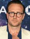 Tiro en la cabeza de Rafe Spall