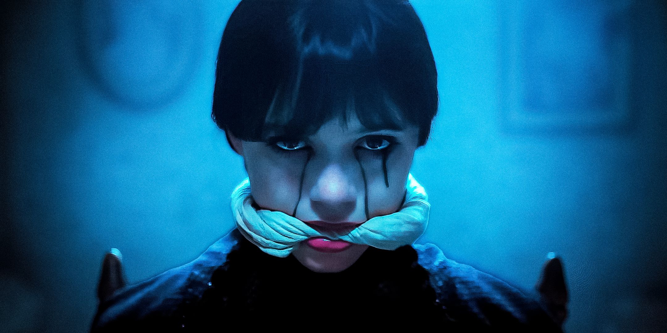 El co-creador del miércoles se burla de los momentos de "Horror dignos de la película" en la temporada 2 del exitoso espectáculo de Netflix