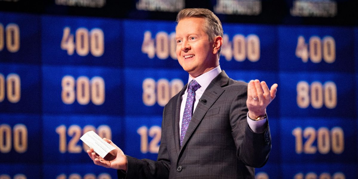 ¡Ken Jennings de Jeopardy! Revela una devolución de llamada divertida a su incómoda "¿Qué es una azada?" Momento