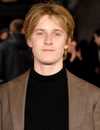 Tiro en la cabeza de Louis Hofmann