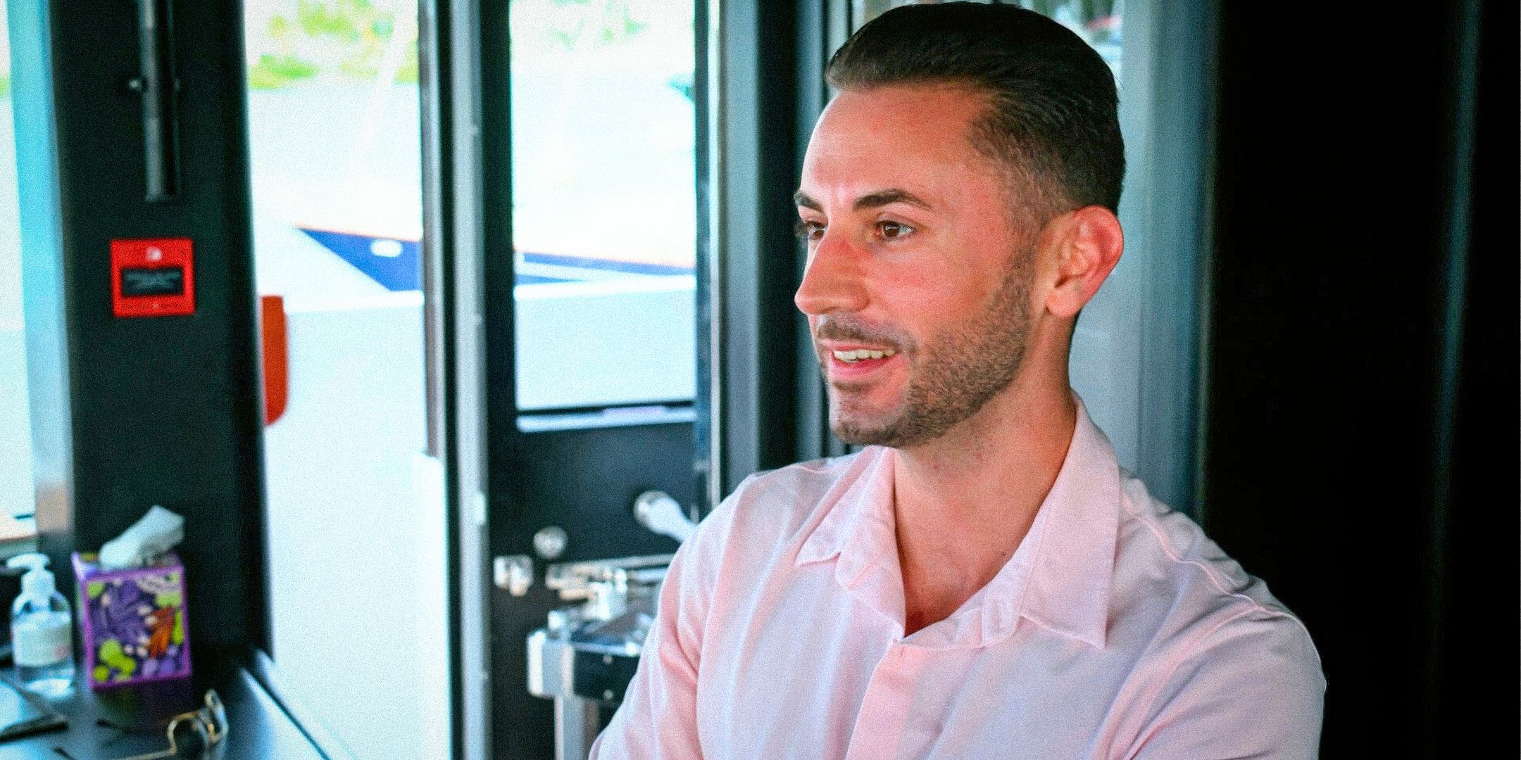 Me alegro de que el chef Anthony regrese para la temporada 12 por debajo del mazo (merece un arco de redención)