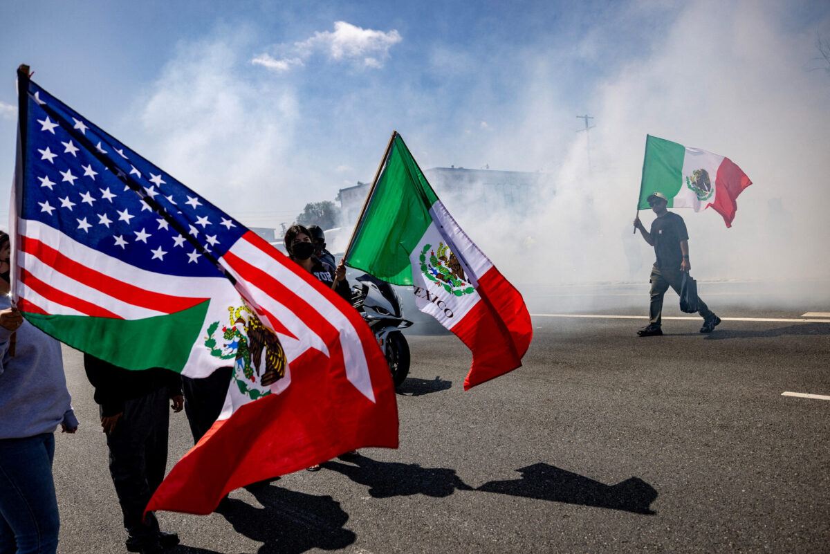 Sheinbaum: quema de patrullas en Los Angeles 'parece provocación'