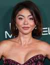 Disparo en la cabeza de Sarah Hyland en la Gala Baby2Baby 2023