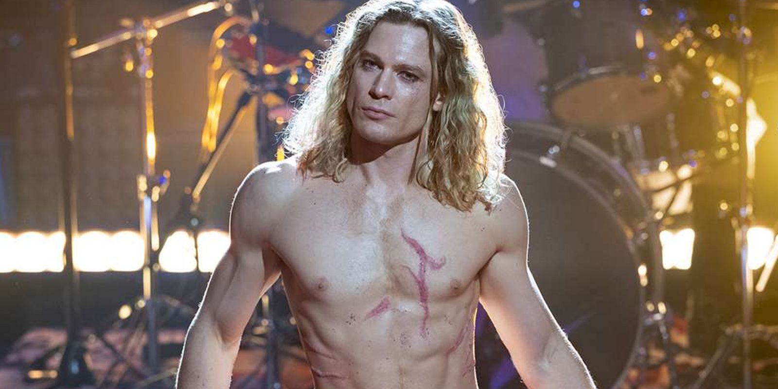 La transformación del vampiro Rockstar de Sam Reid reveló en la entrevista de AMC con el teaser de la temporada 3 de Vampire