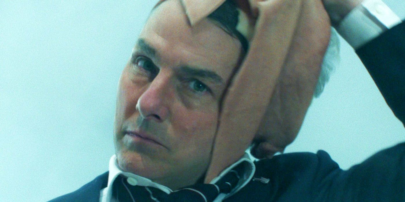 Tom Cruise como Ethan Hunt logrando una máscara en la misión imposible del cálculo final