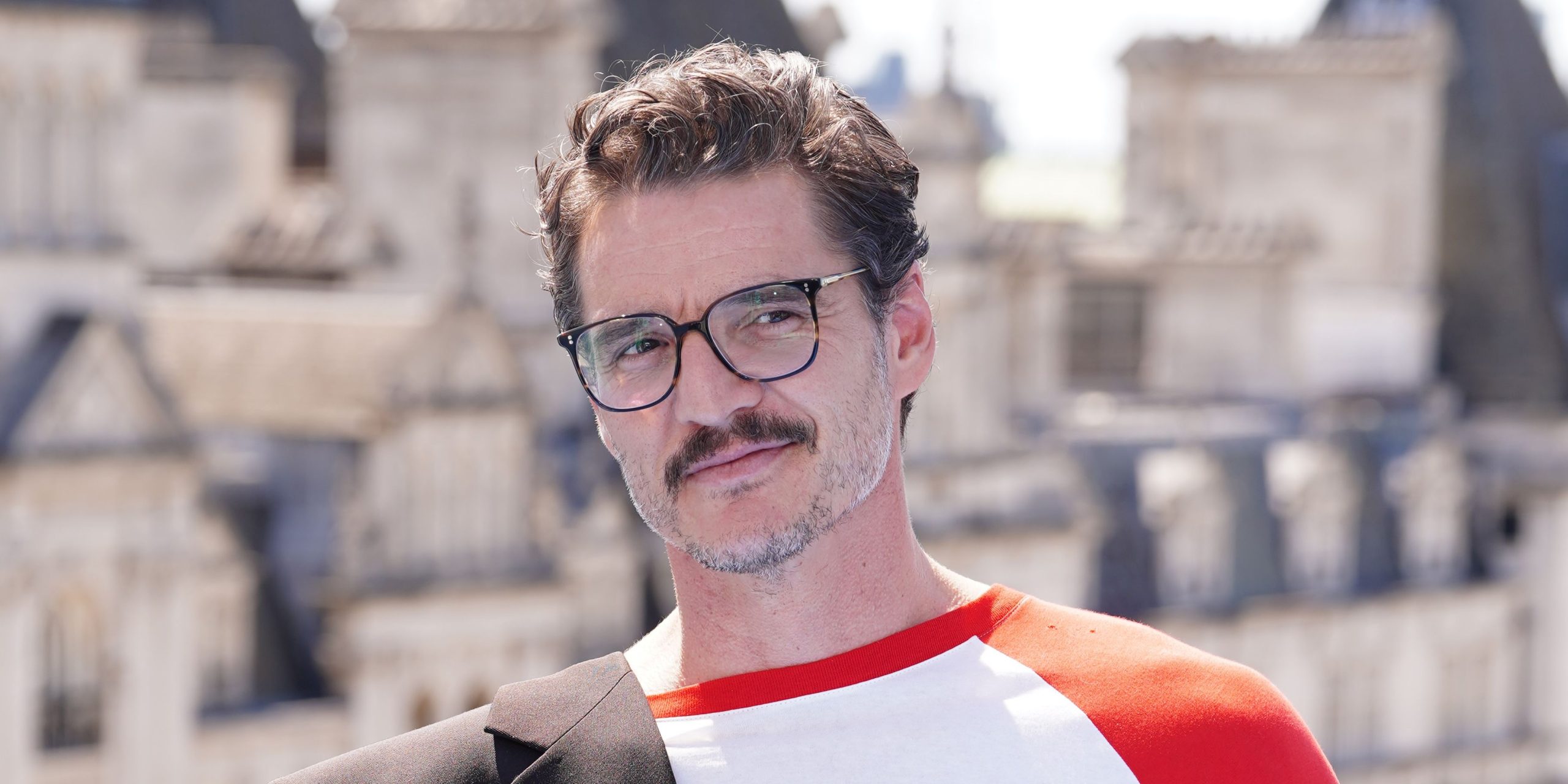 Pedro Pascal sintoniza para apoyar la exitosa nueva película de terror que abandonó