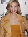 Tiro en la cabeza de Sarah Gadon