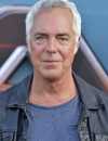Tidado de la cabeza de Titus Welliver en el estreno de Los Ángeles de 'Atlas'