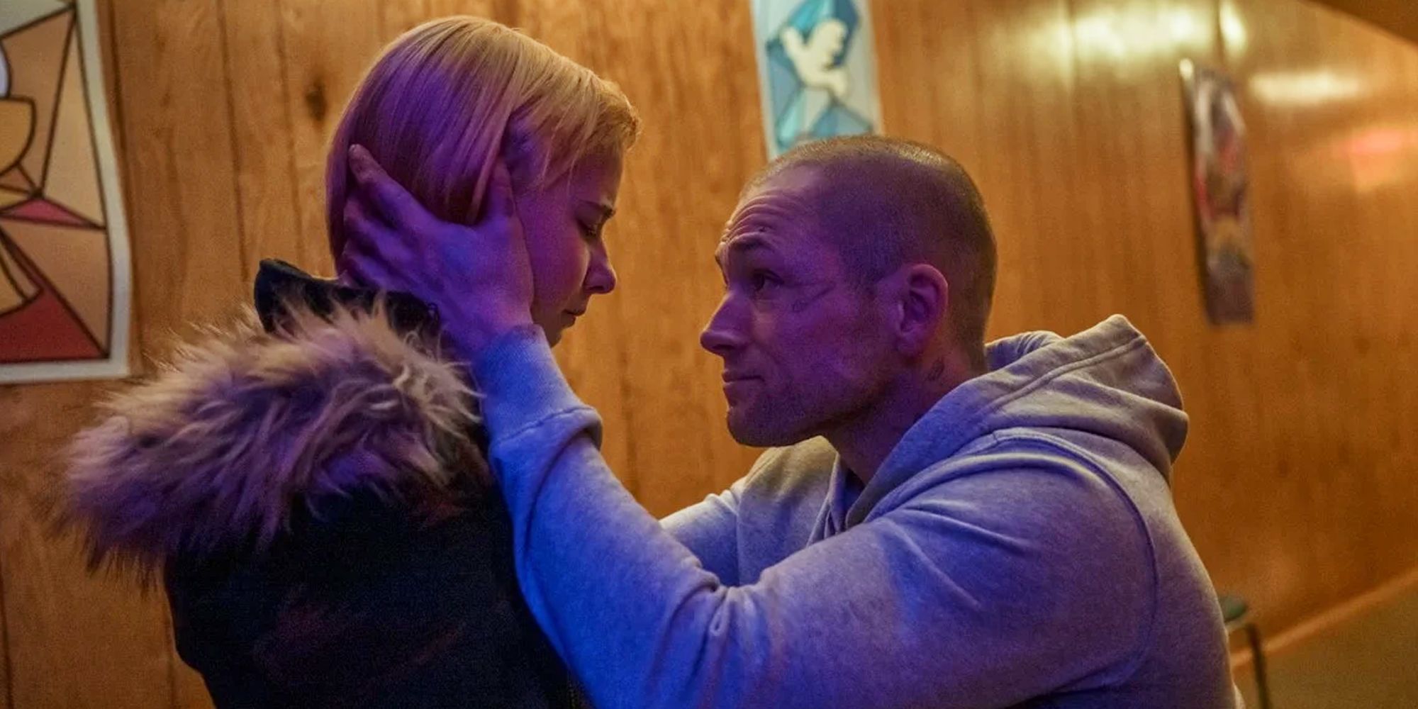 Historia de padre-hija en el 87% de thriller RT de Taron Egerton explicada por las estrellas: "Ella salva su [Life]"