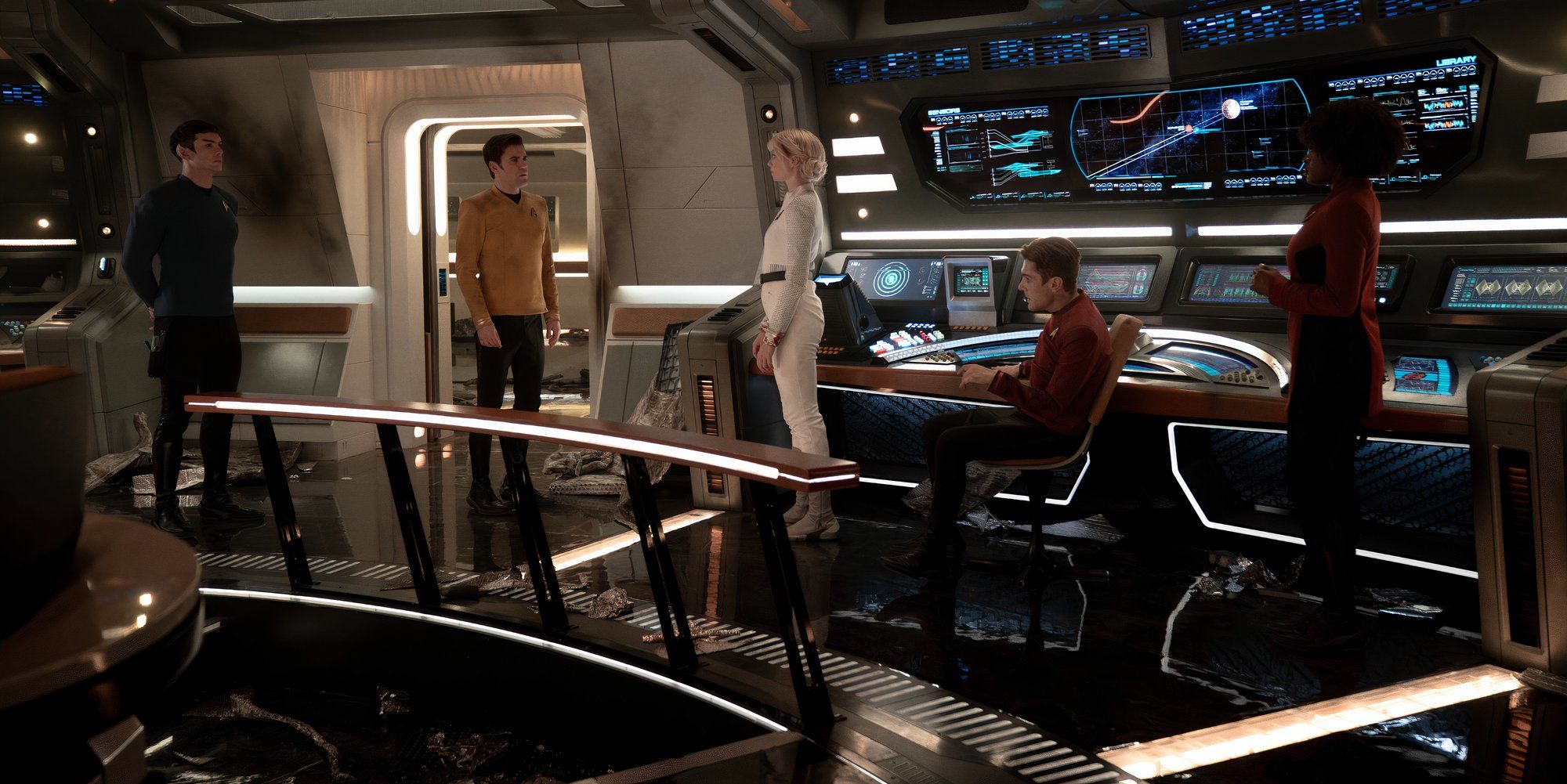 Future Enterprise Crew con Kirk