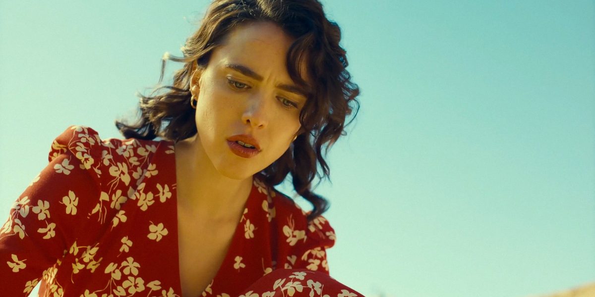 ¡Cariño, no lo haga! REVISIÓN: Ethan Coen continúa incendiando un sendero cachondo como director en solitario en Neo-Noir sobrecargado protagonizado por Margaret Qualley