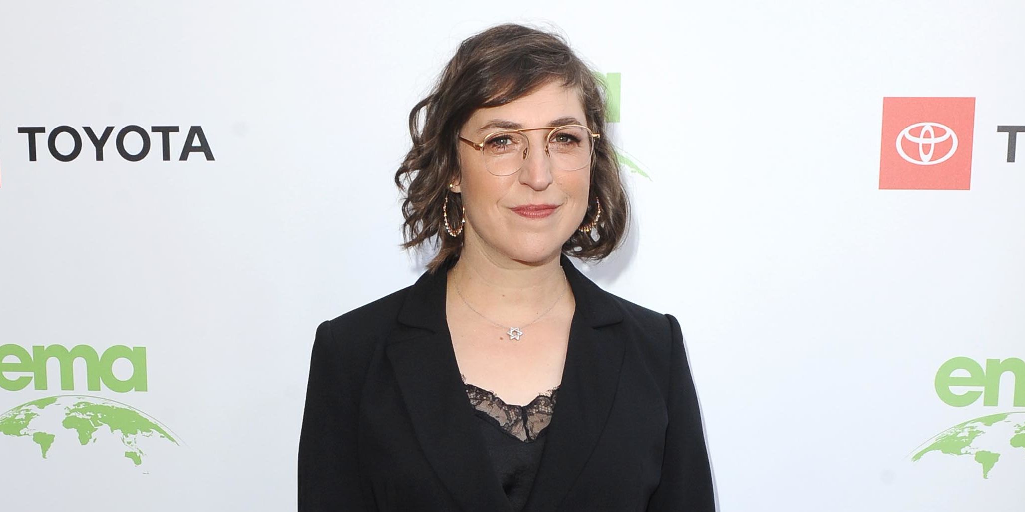 Mayim Bialik se vuelve sincero sobre por qué su comedia de situación Revival se cancela a pesar del guión “hermoso”
