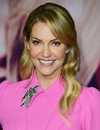 Tidado de la cabeza de Tricia Helfer en la proyección de Bombshell Los Ángeles