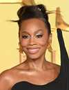 Tiro en la cabeza de Anika Noni Rose