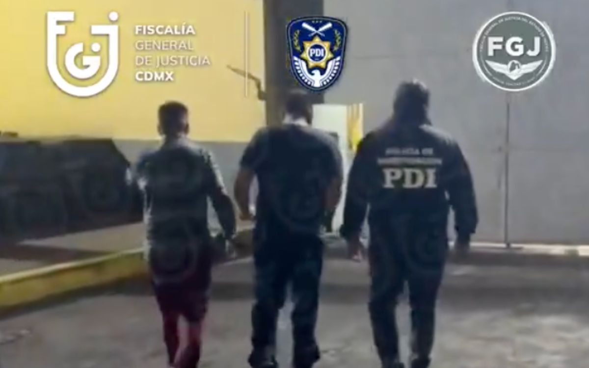 Aseguran 15 toneladas de autopartes y caen presuntos 'robacoches' en CDMX y Edomex