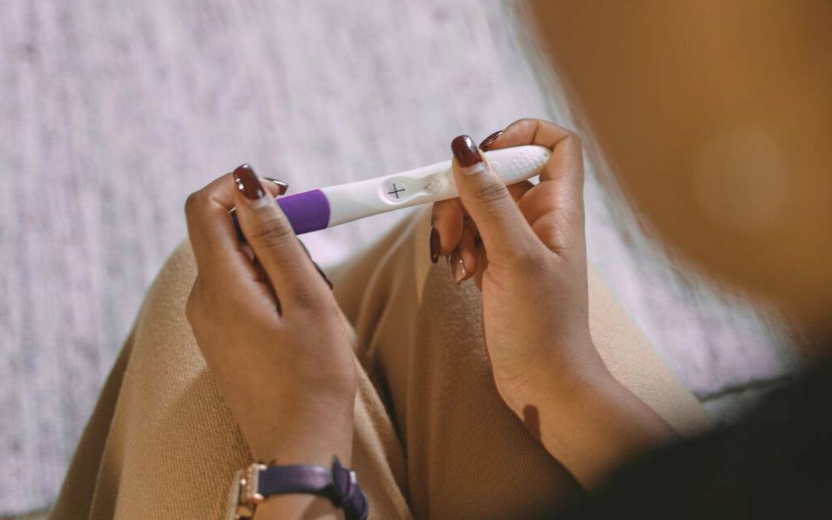 Falta de educación sexual integral impulsa el embarazo adolescente en México: Expertas