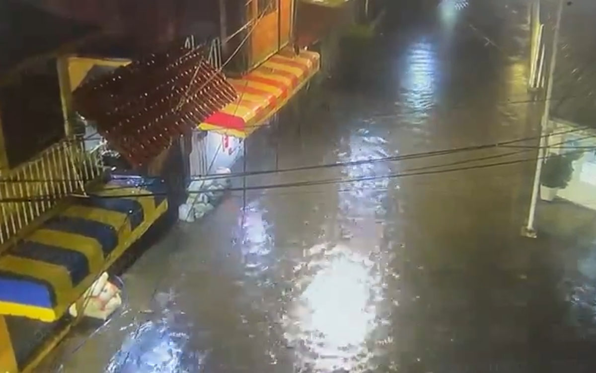 Lluvias intensas paralizan vuelos y mantienen alertas en CDMX