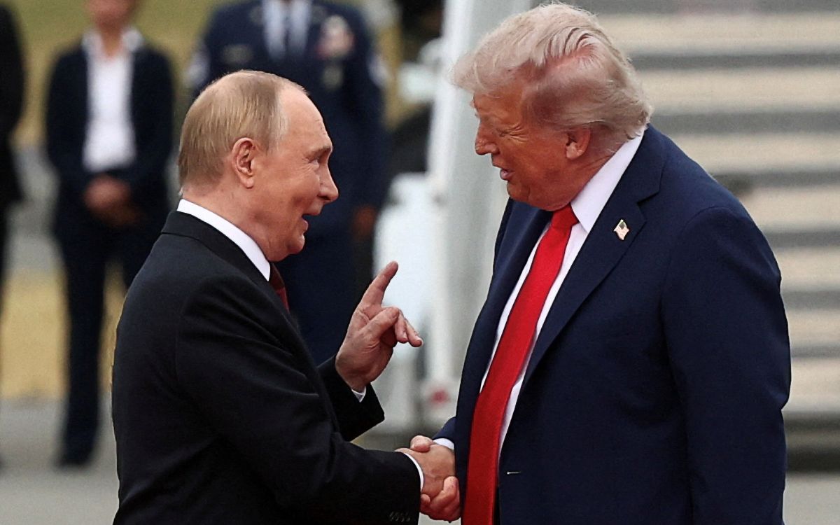 Turistas encuentran documentos confidenciales en hotel antes de cumbre Putin-Trump