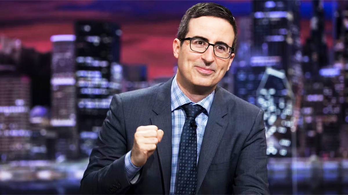 John Oliver reacciona Somberly a la cancelación de CBS de The Late Show con Stephen Colbert