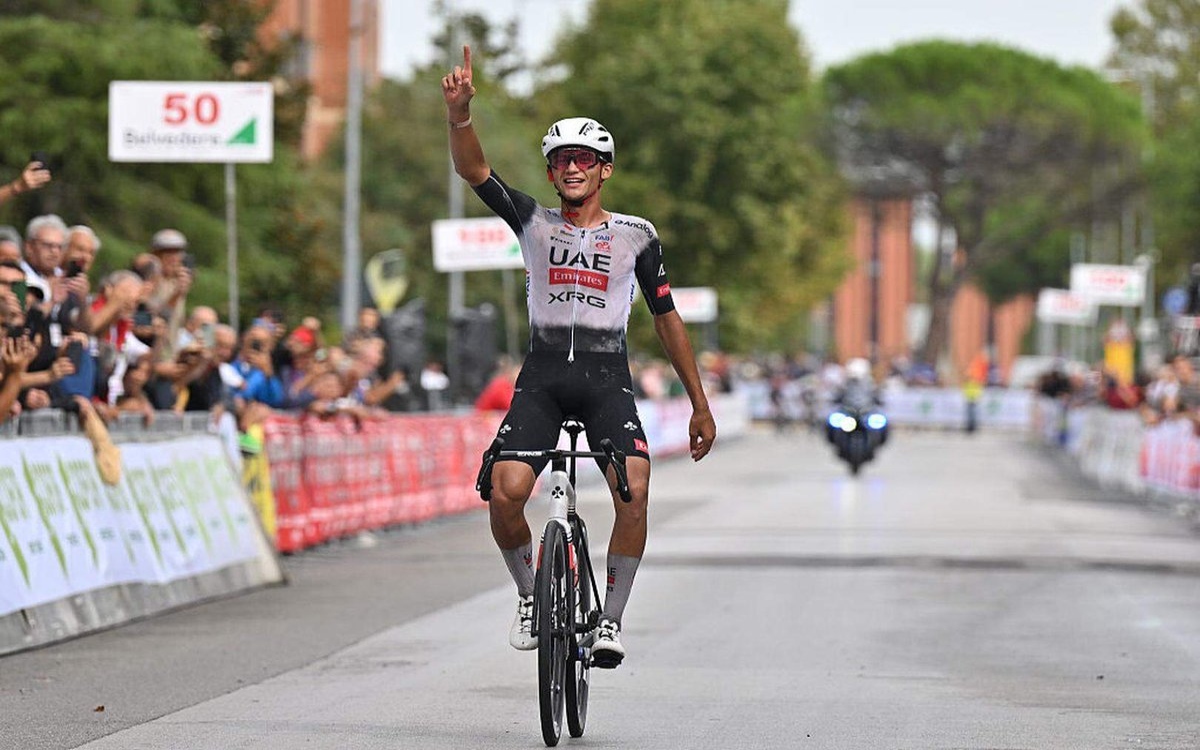 Isaac del Toro gana la Copa Sabatini en Toscana