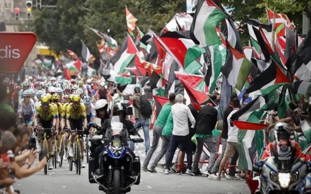 Israel Premier Tech retira nombre de la equipación tras protestas propalestinas | Video